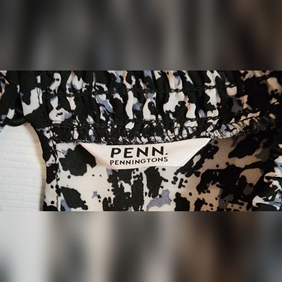 Penningtons, Size 1x, Black, white & Grey - Picture 2 of 4